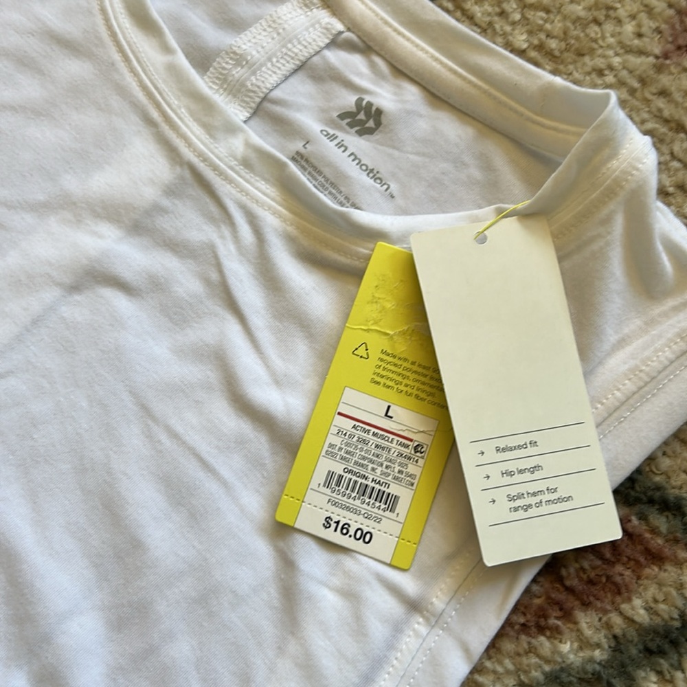 NWT Large White Muscle Tank - Picture 2 of 4